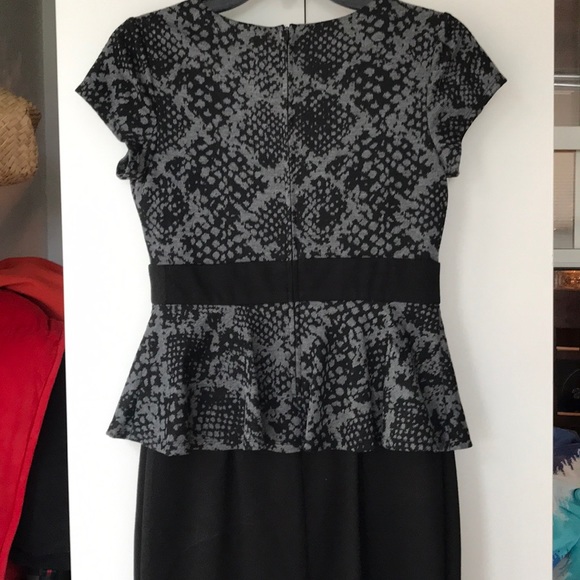 🌴🌴 A Byer dress - Picture 3 of 4